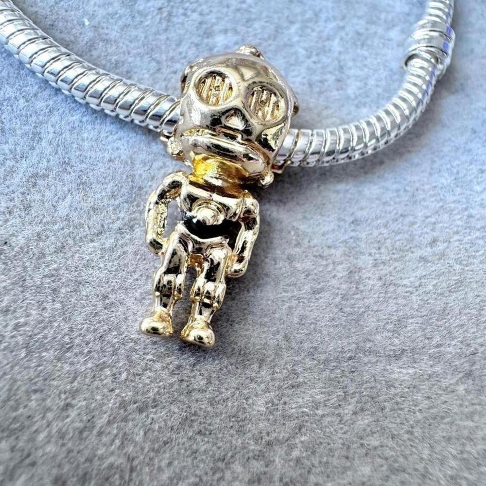 Star Wars C-3PO Droid Charm Gold Tone fits PANDORA - Picture 2 of 6